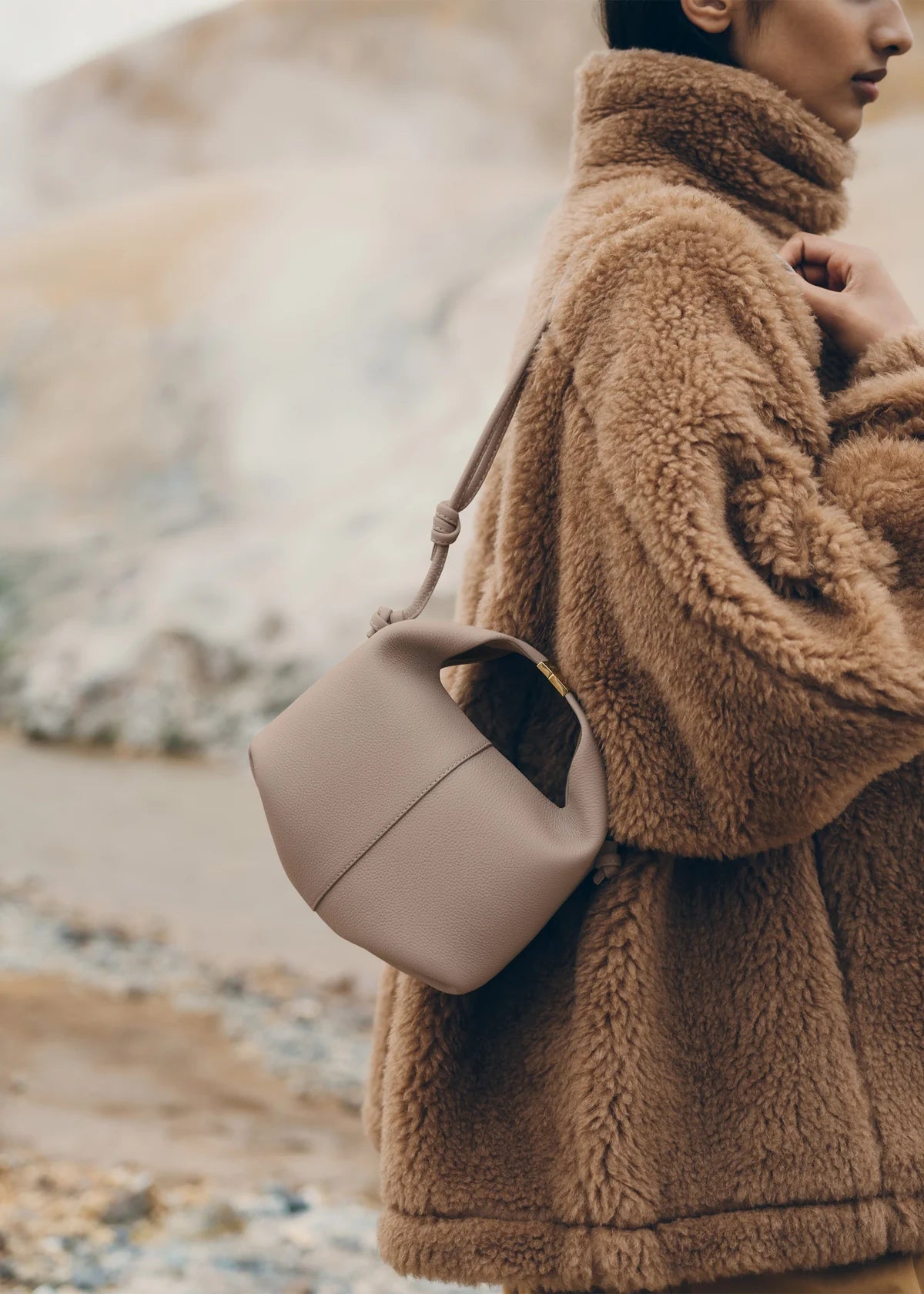 Béri Sculpted Bag -Taupe