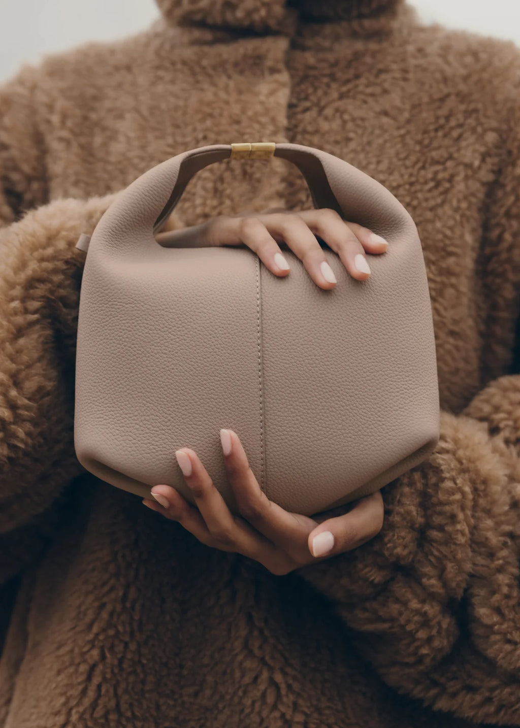 Béri Sculpted Bag -Taupe