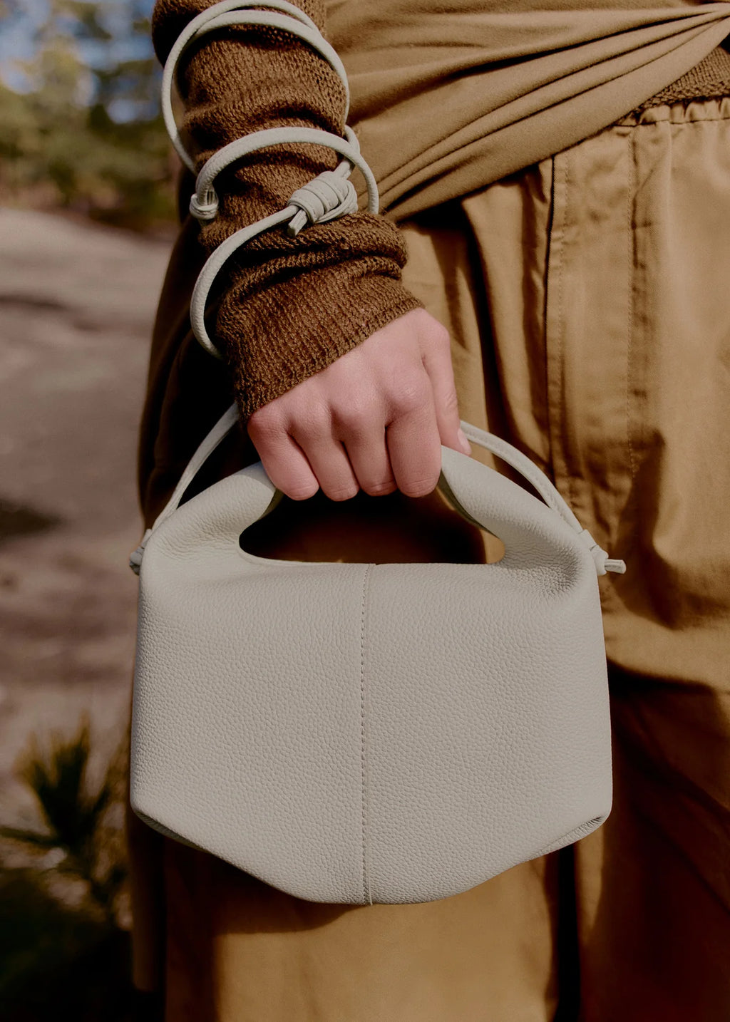 Béri Sculpted Bag - Chalk