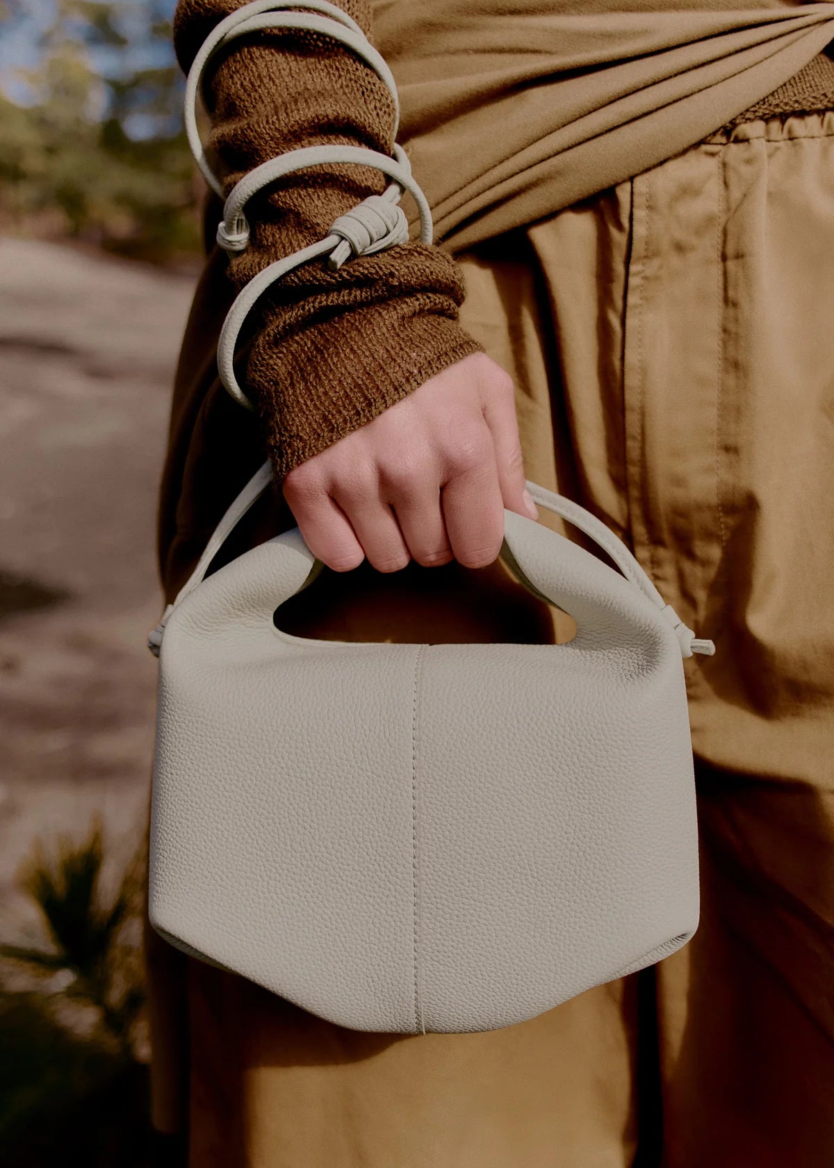 Béri Sculpted Bag - Chalk