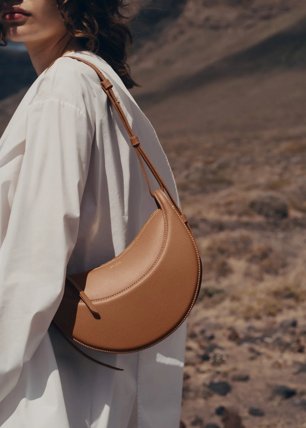 Numéro Dix Curve Bag - Camel