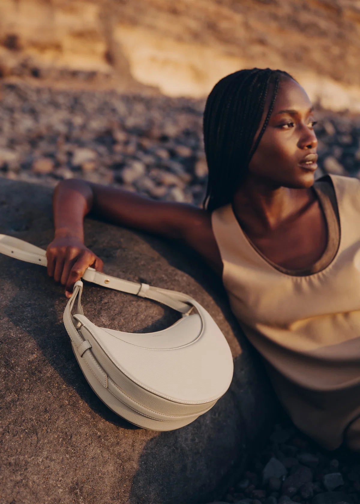 Numéro Dix Curve Bag - White