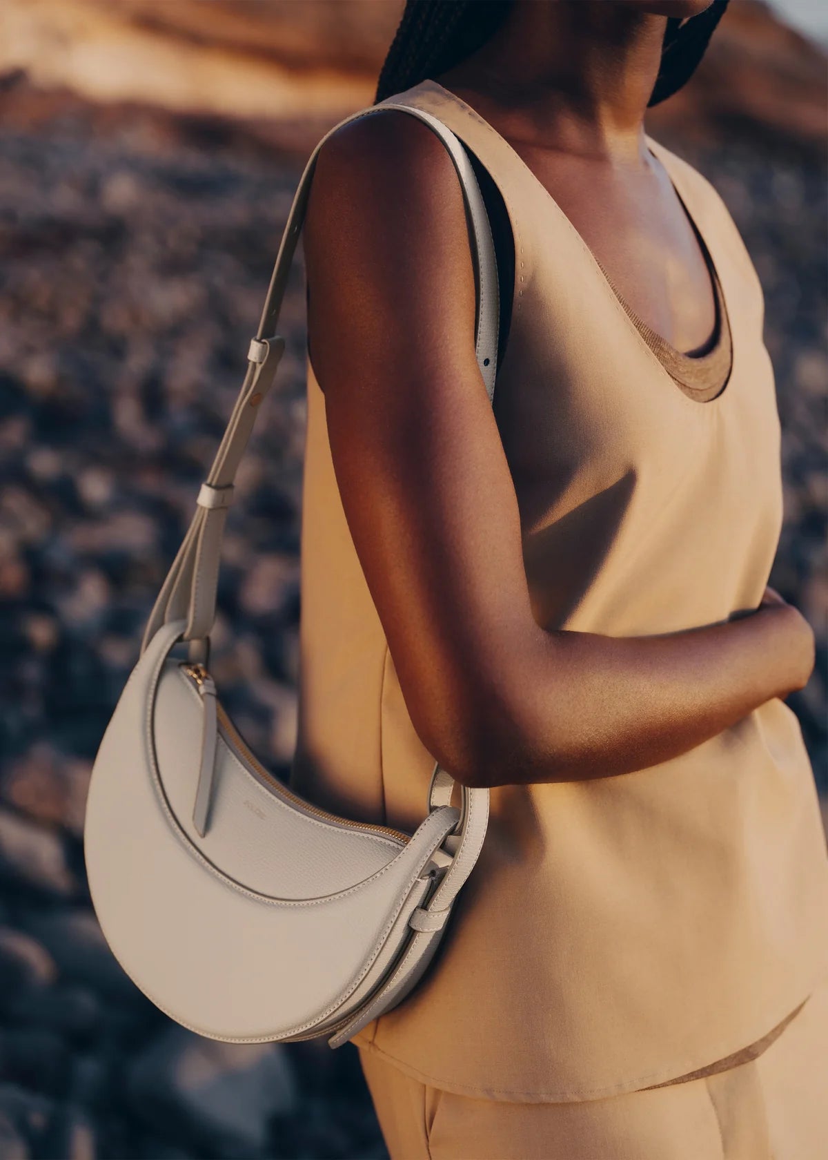 Numéro Dix Curve Bag - White